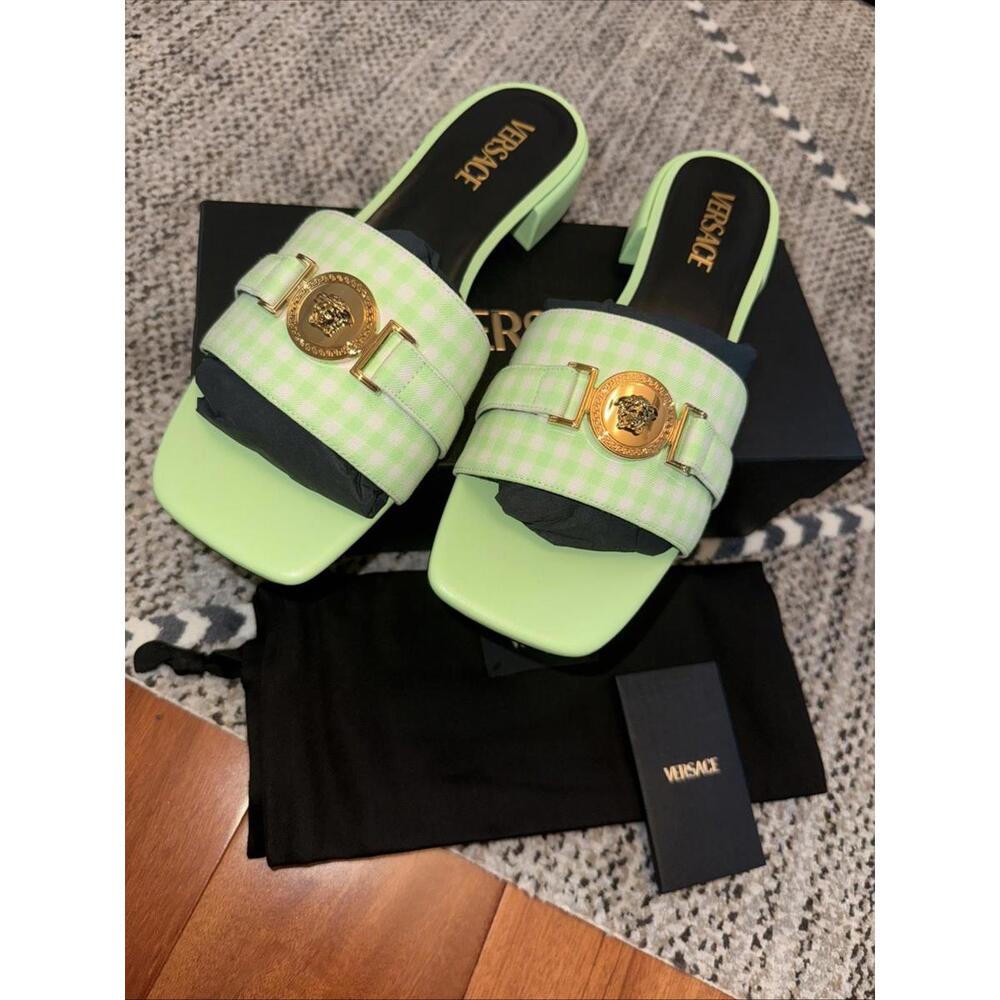 BNWT Versace La Medusa Women’s Flats Mint White Size 39.5 US 9.5 $900 - Picture 2 of 5